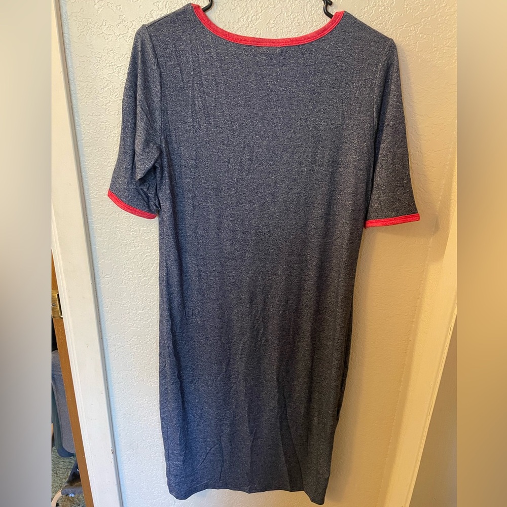 Size M LuLaRoe Julia dress